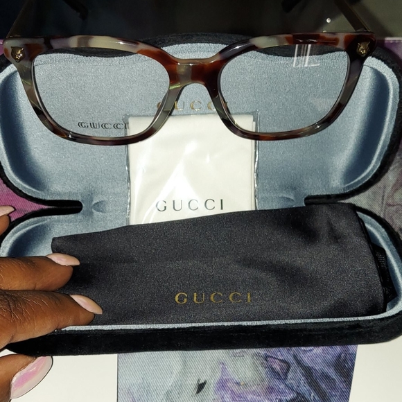 Gucci Glasses - Picture 4 of 12